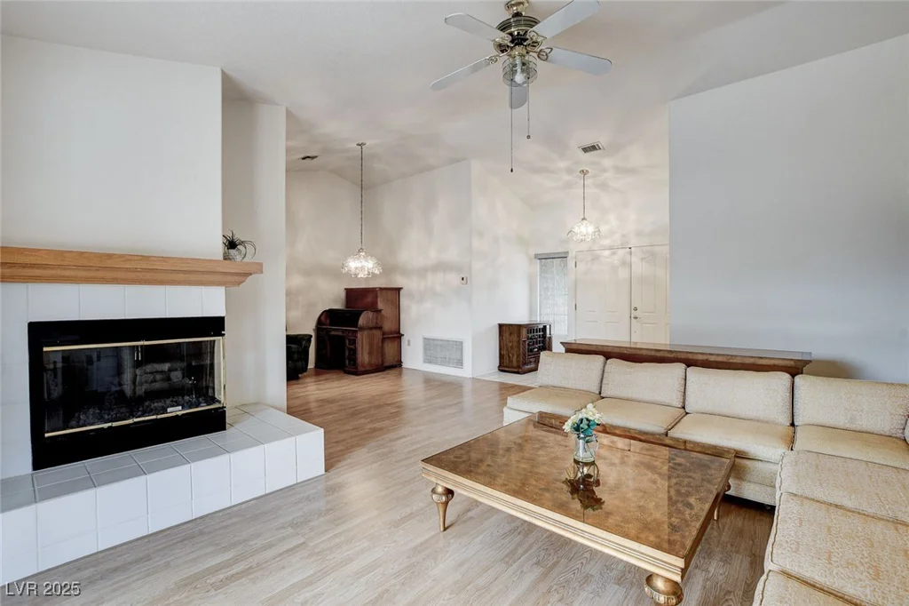 8901 Villa Ridge, Las Vegas, NV 89134