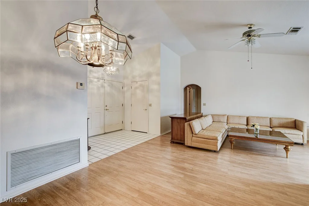 8901 Villa Ridge, Las Vegas, NV 89134