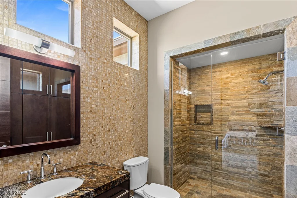 18 Midnight Ridge, Las Vegas, NV 89135