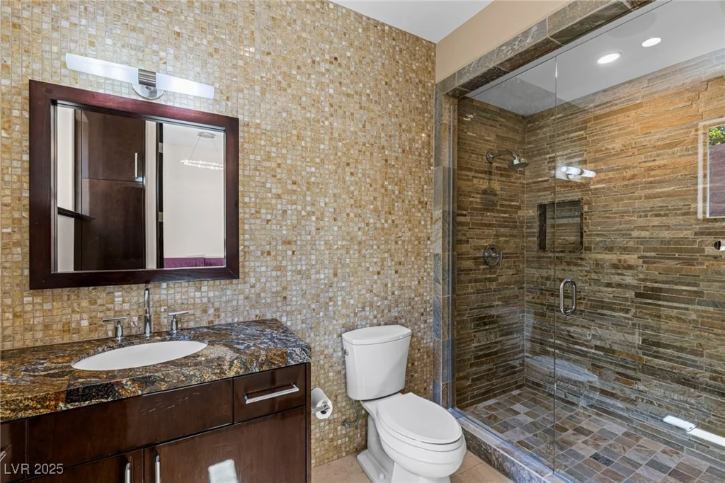 18 Midnight Ridge, Las Vegas, NV 89135