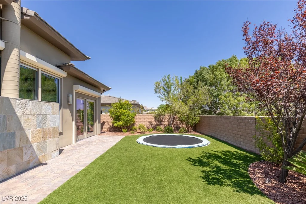 18 Midnight Ridge, Las Vegas, NV 89135