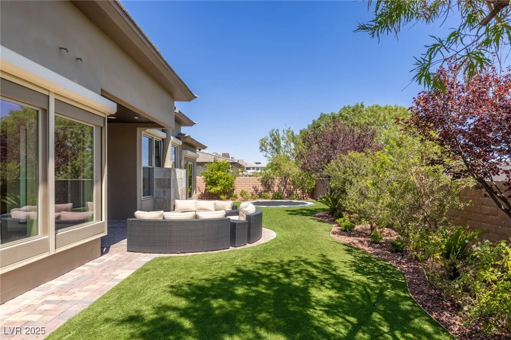 18 Midnight Ridge, Las Vegas, NV 89135