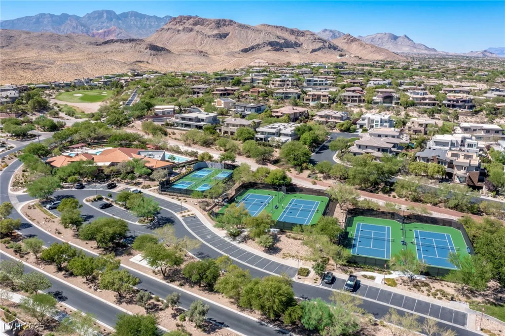 18 Midnight Ridge, Las Vegas, NV 89135