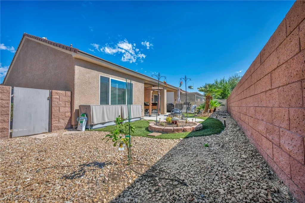 7842 Broadwing, North Las Vegas, NV 89084