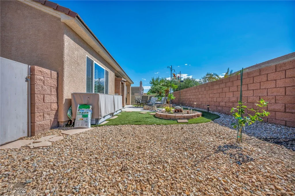 7842 Broadwing, North Las Vegas, NV 89084