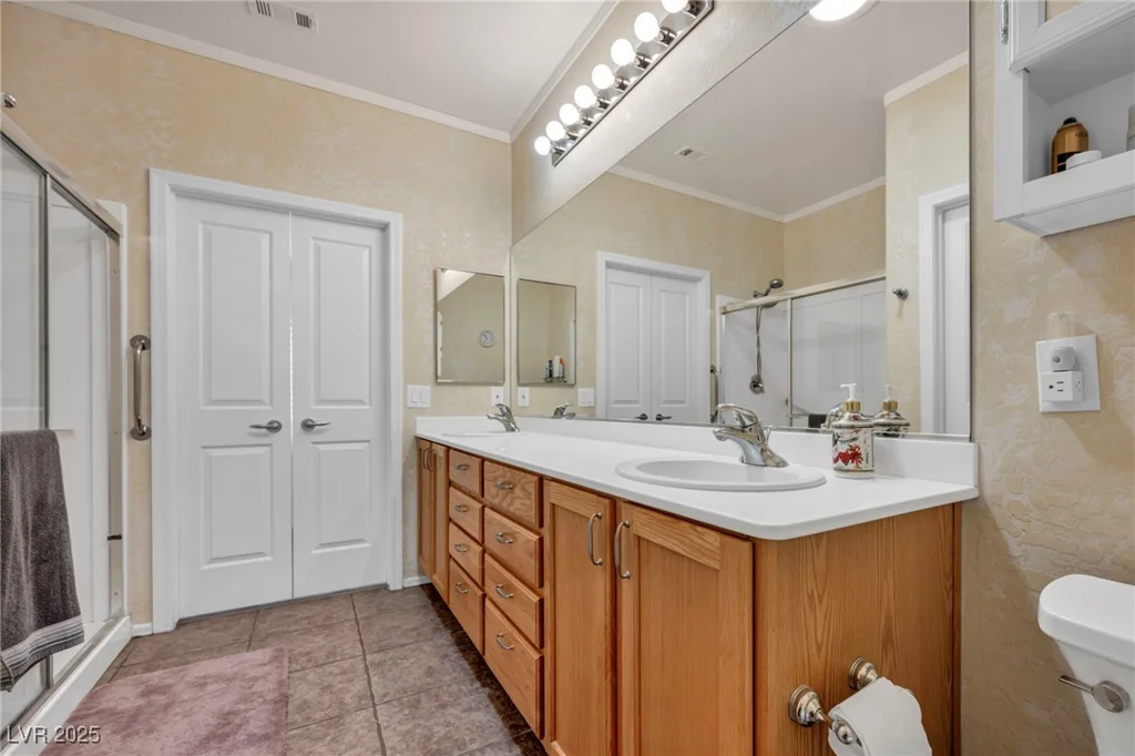 7842 Broadwing, North Las Vegas, NV 89084