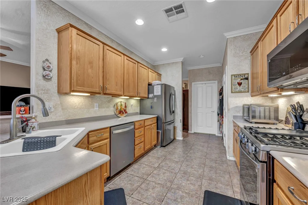 7842 Broadwing, North Las Vegas, NV 89084
