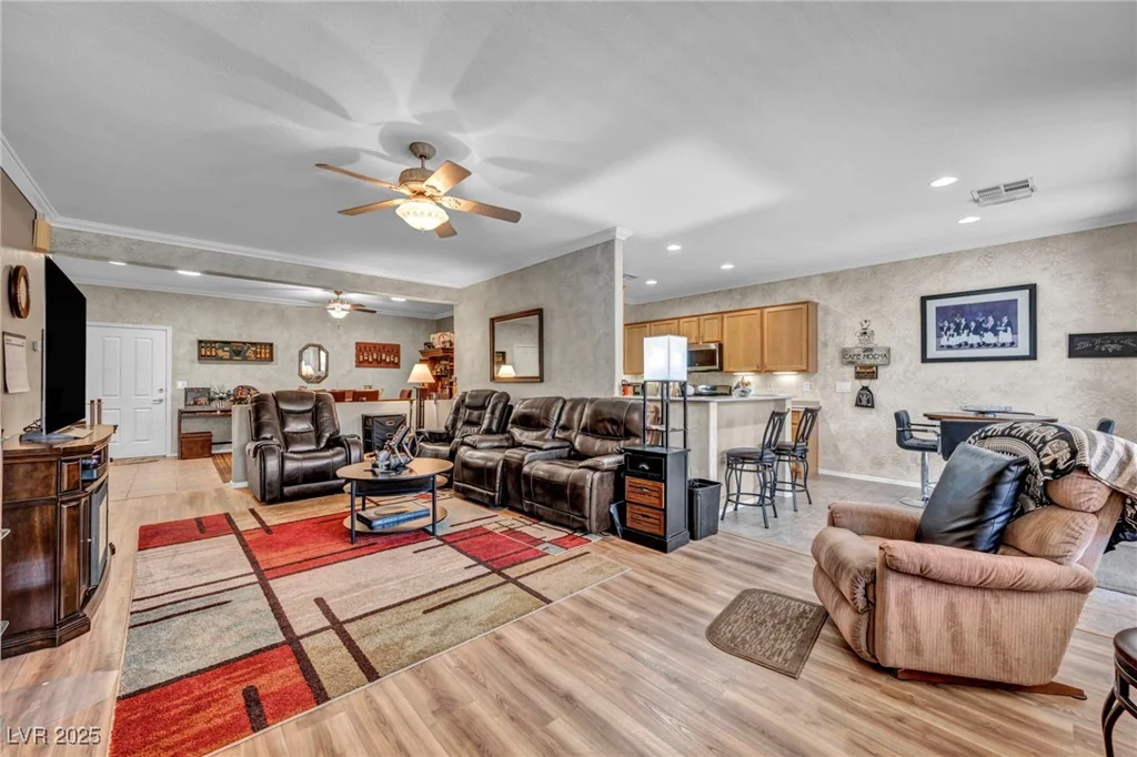 7842 Broadwing, North Las Vegas, NV 89084