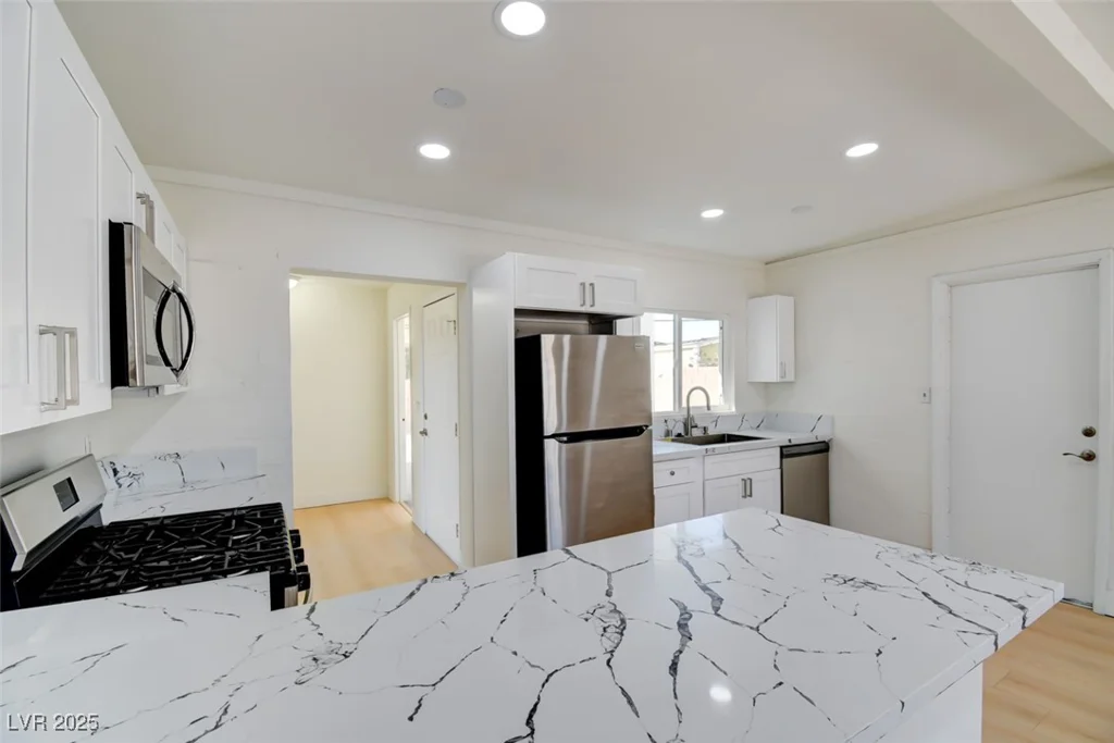 1405 Oakwood, North Las Vegas, NV 89030