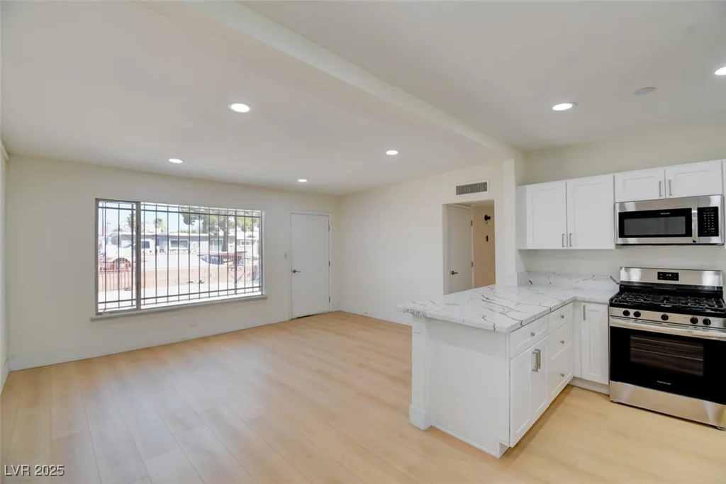 1405 Oakwood, North Las Vegas, NV 89030