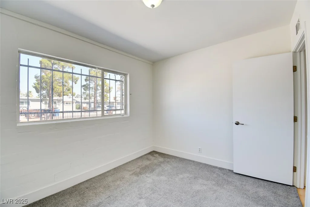 1405 Oakwood, North Las Vegas, NV 89030