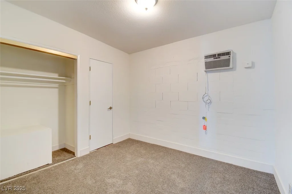 1405 Oakwood, North Las Vegas, NV 89030