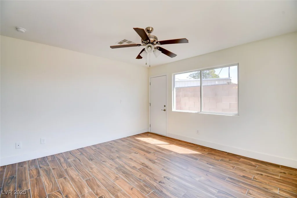 1405 Oakwood, North Las Vegas, NV 89030