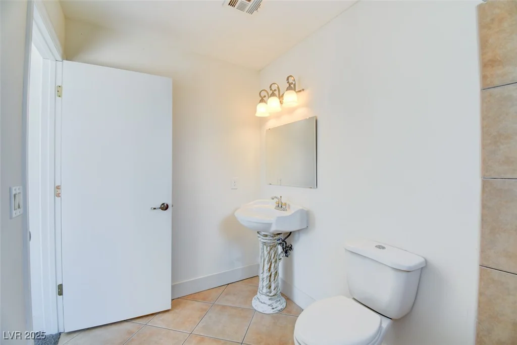1405 Oakwood, North Las Vegas, NV 89030