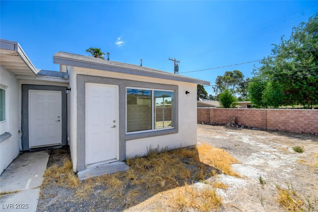 1405 Oakwood, North Las Vegas, NV 89030