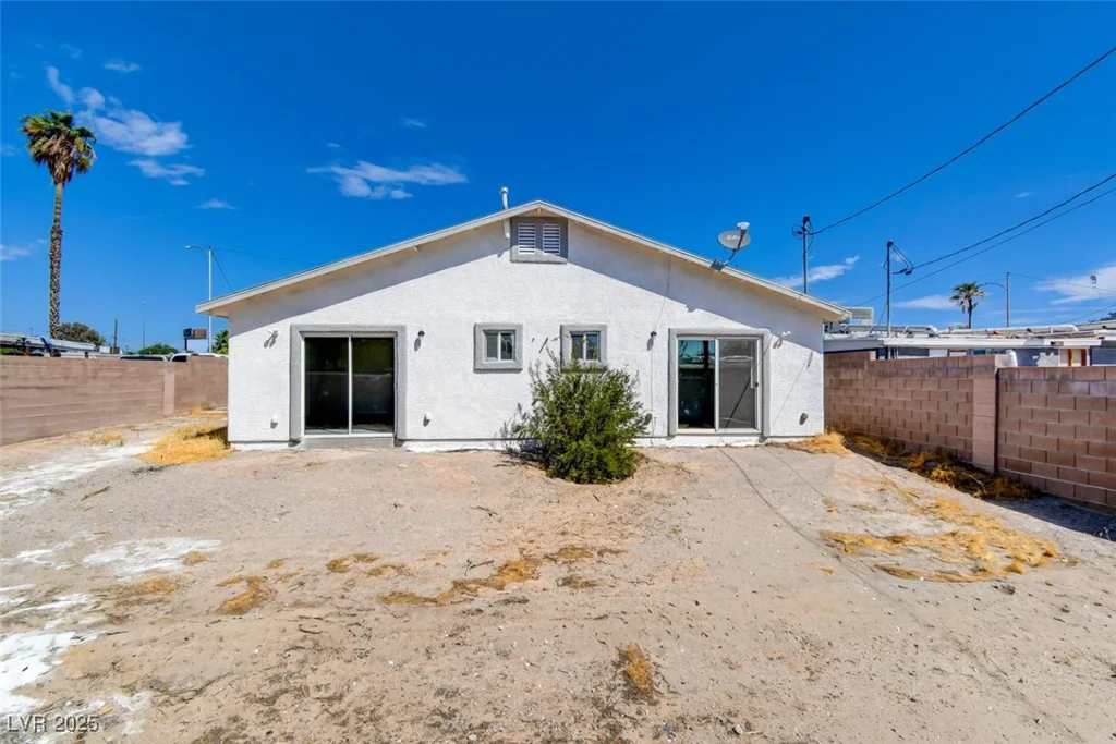 1405 Oakwood, North Las Vegas, NV 89030