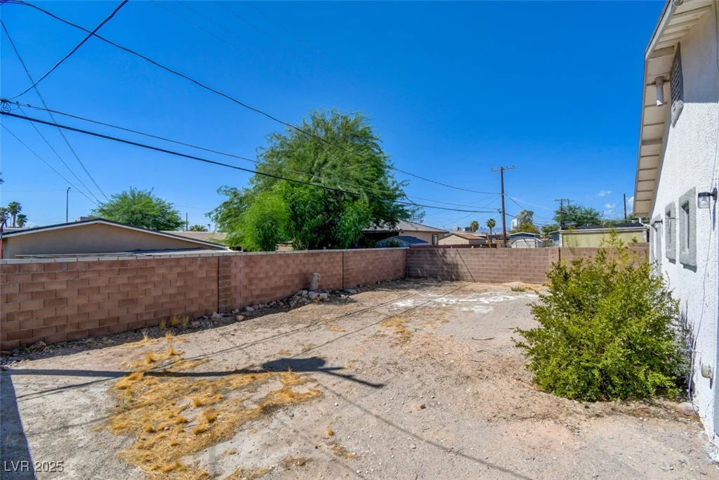 1405 Oakwood, North Las Vegas, NV 89030