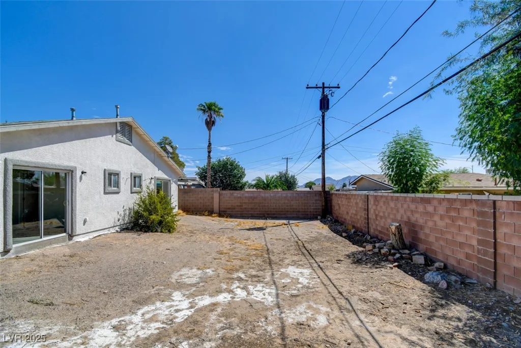 1405 Oakwood, North Las Vegas, NV 89030