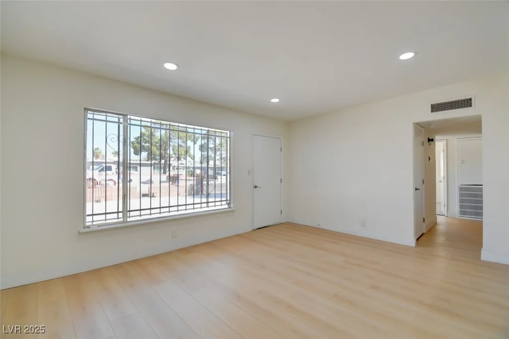 1405 Oakwood, North Las Vegas, NV 89030