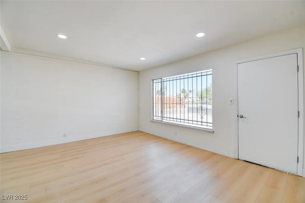 1405 Oakwood, North Las Vegas, NV 89030