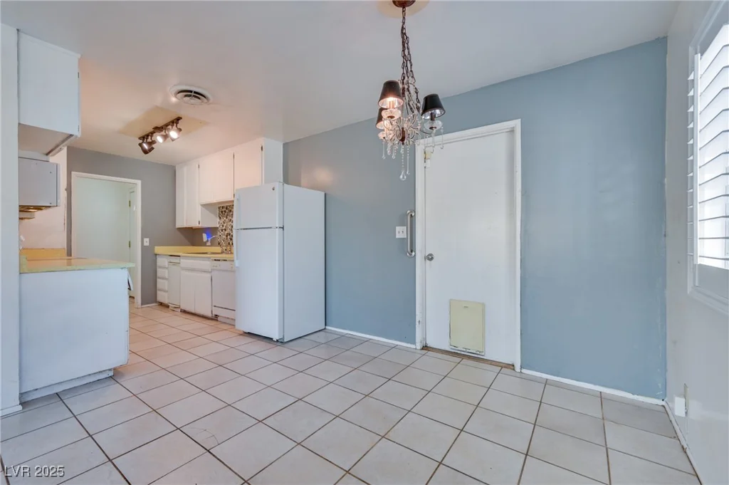 1200 Saylor, Las Vegas, NV 89108