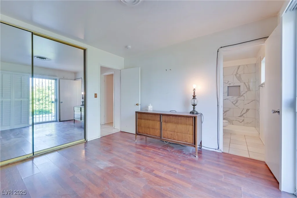 1200 Saylor, Las Vegas, NV 89108