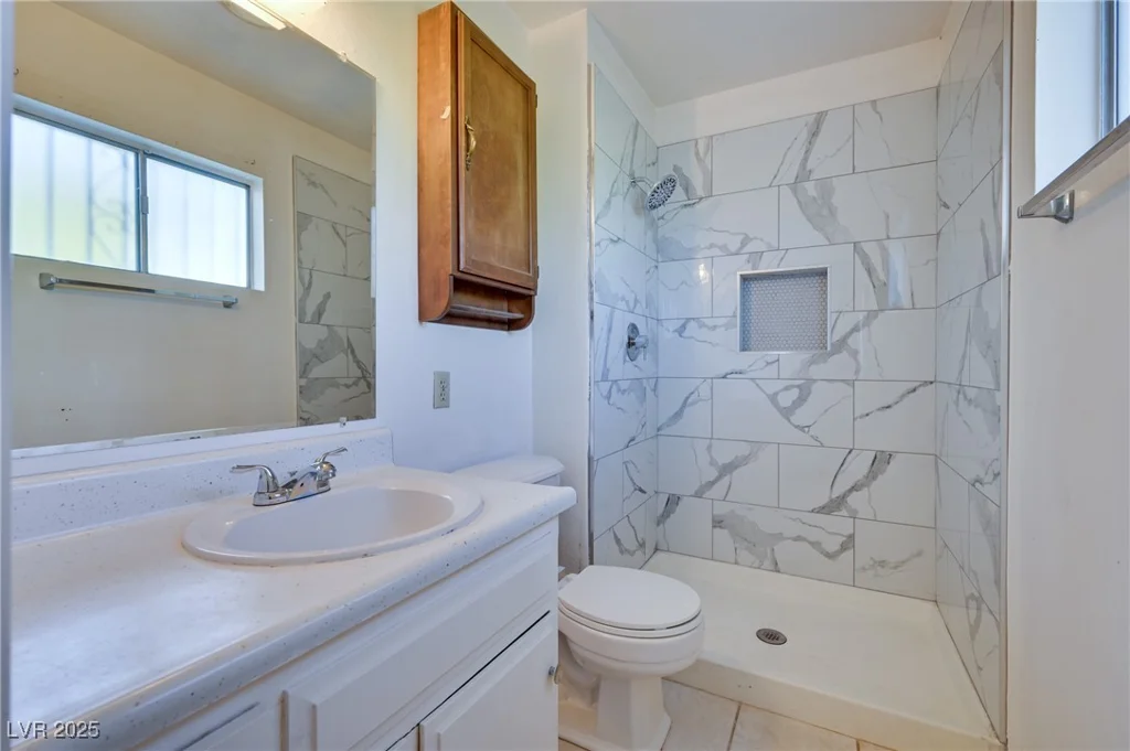 1200 Saylor, Las Vegas, NV 89108