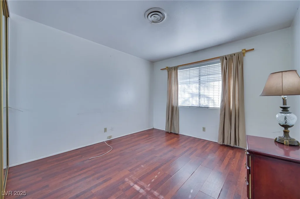 1200 Saylor, Las Vegas, NV 89108
