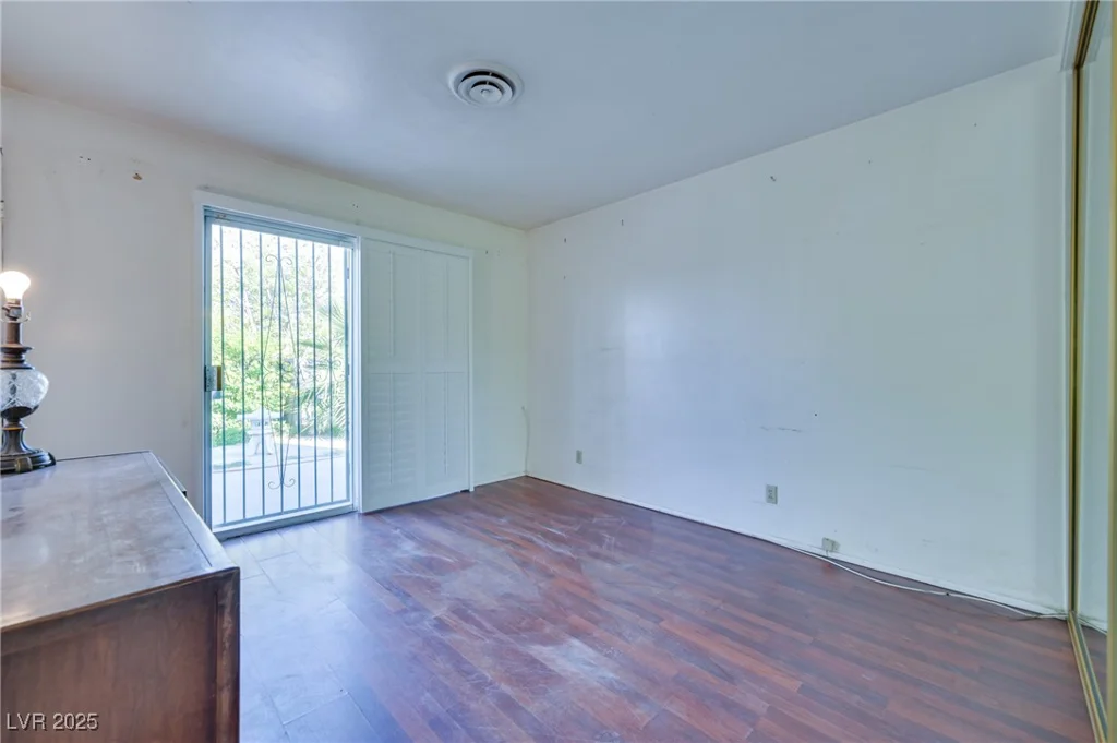 1200 Saylor, Las Vegas, NV 89108