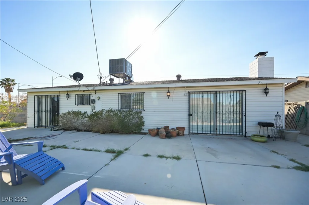 1200 Saylor, Las Vegas, NV 89108