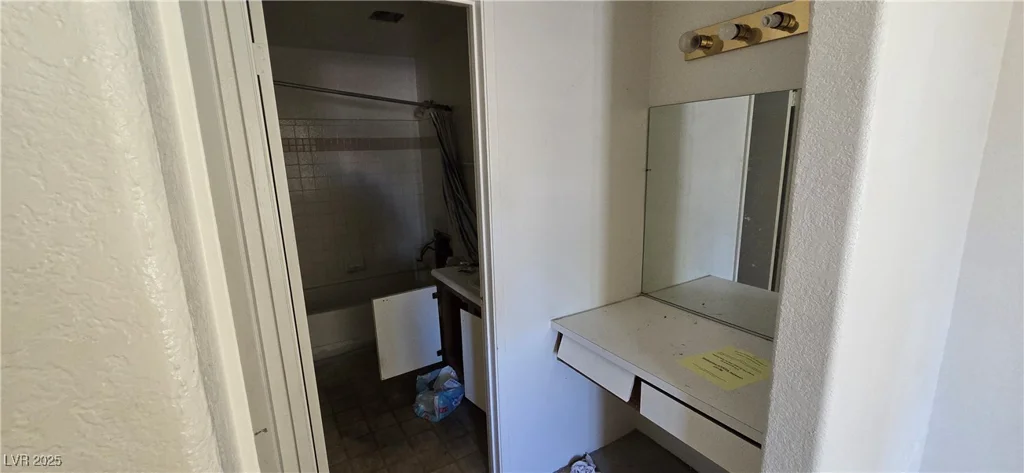 211 Mission Laguna, Las Vegas, NV 89107