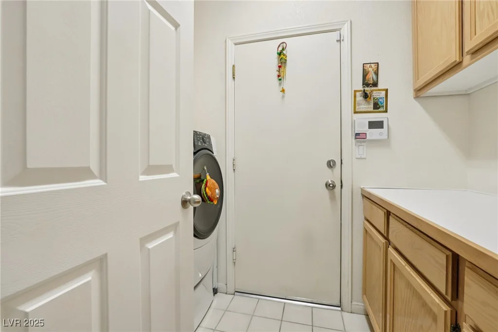 8208 Gila Bend, Las Vegas, NV 89123