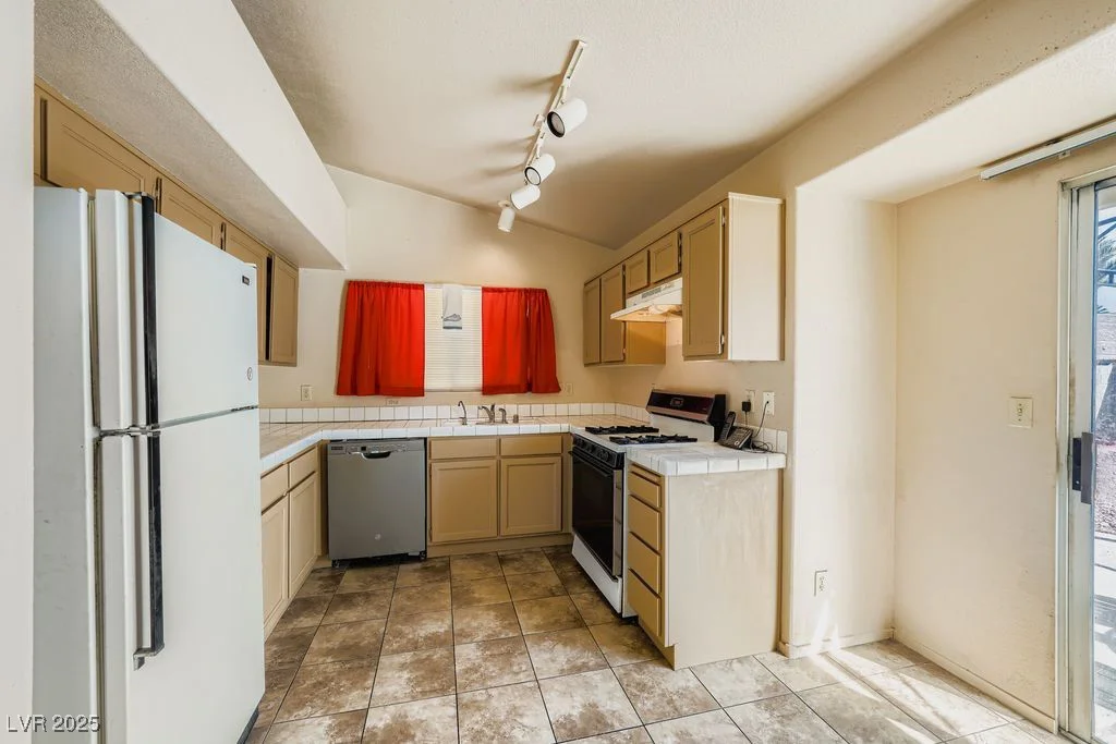 3501 Benson, North Las Vegas, NV 89032