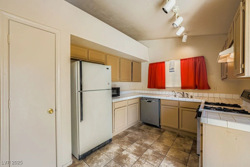 3501 Benson, North Las Vegas, NV 89032