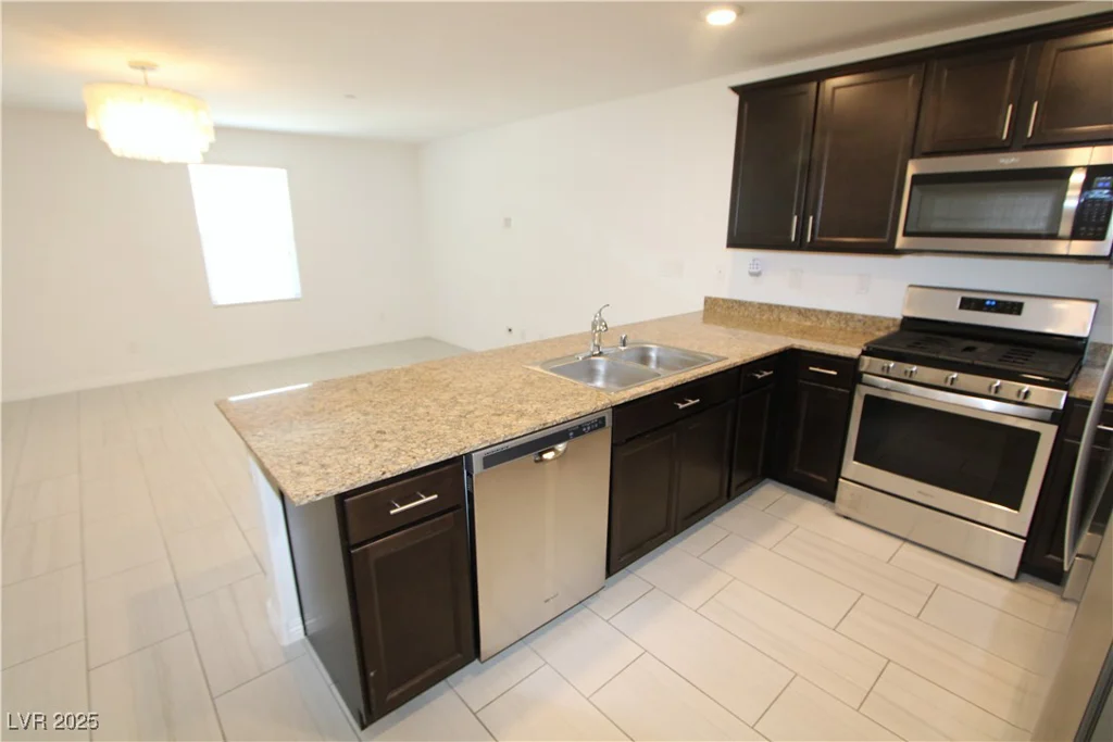 4641 Woolcomber, Las Vegas, NV 89115