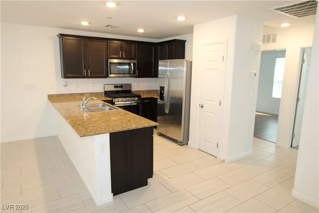 4641 Woolcomber, Las Vegas, NV 89115