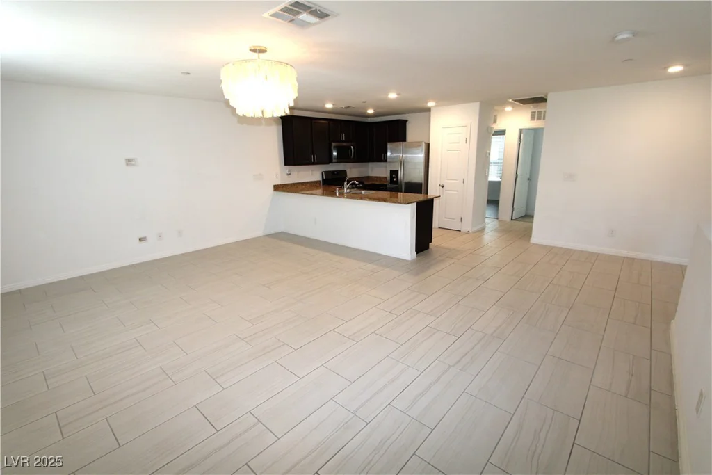 4641 Woolcomber, Las Vegas, NV 89115