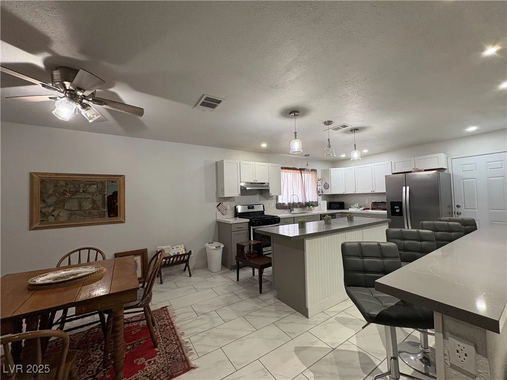 105 Cimarron, Las Vegas, NV 89145