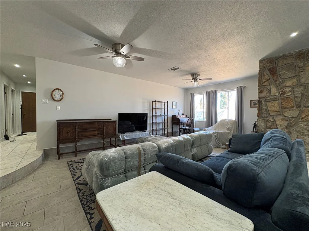 105 Cimarron, Las Vegas, NV 89145