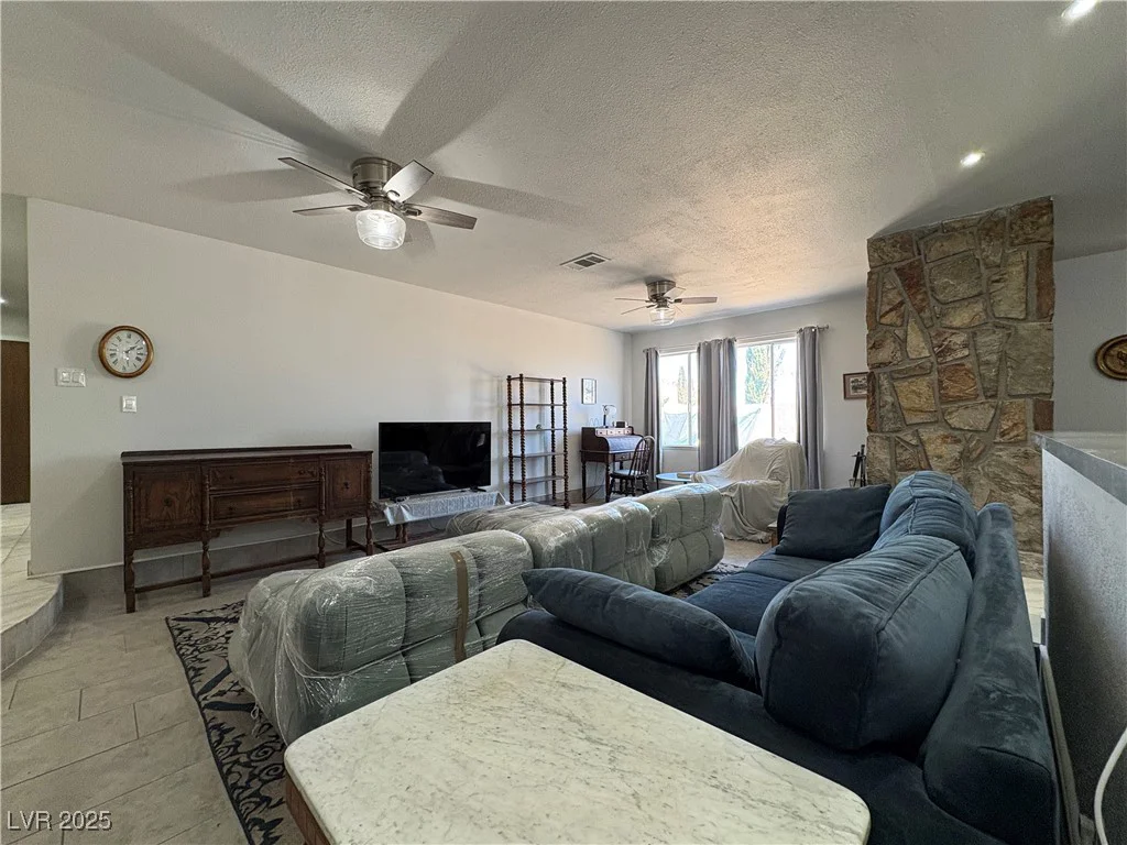 105 Cimarron, Las Vegas, NV 89145
