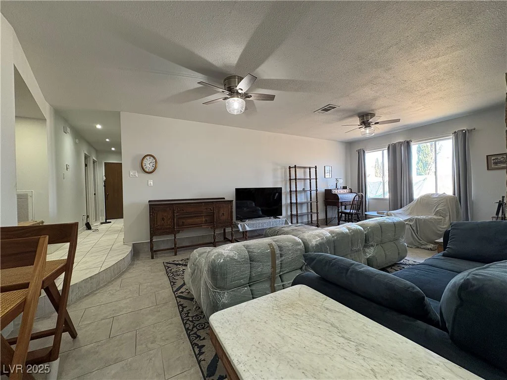 105 Cimarron, Las Vegas, NV 89145