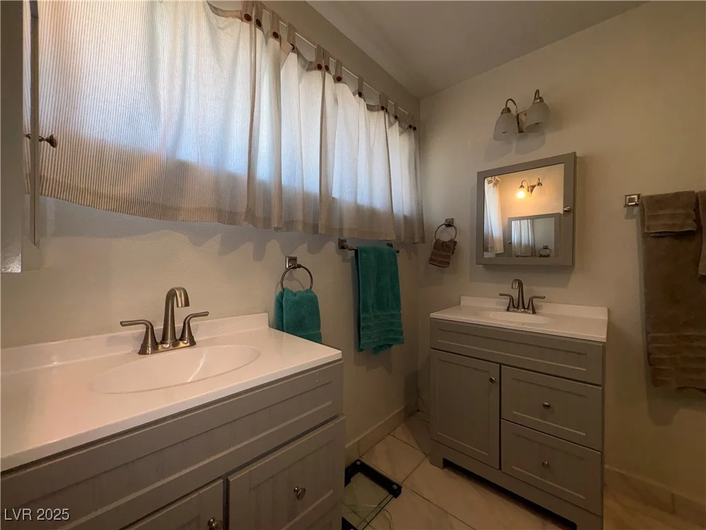 105 Cimarron, Las Vegas, NV 89145