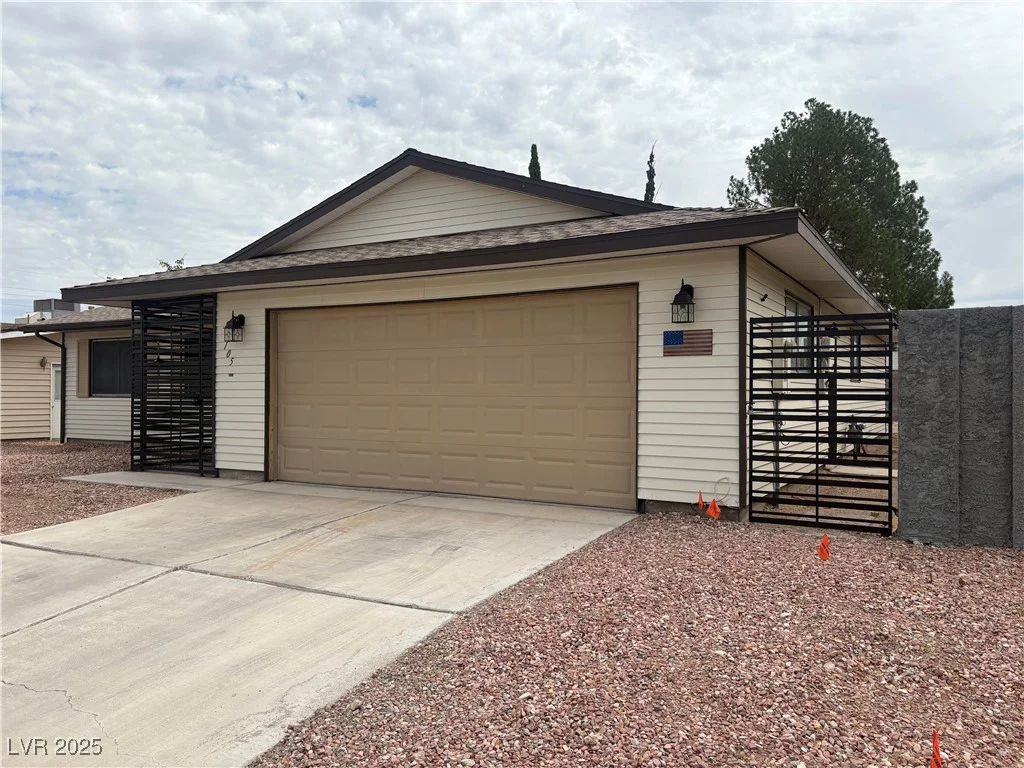105 Cimarron, Las Vegas, NV 89145