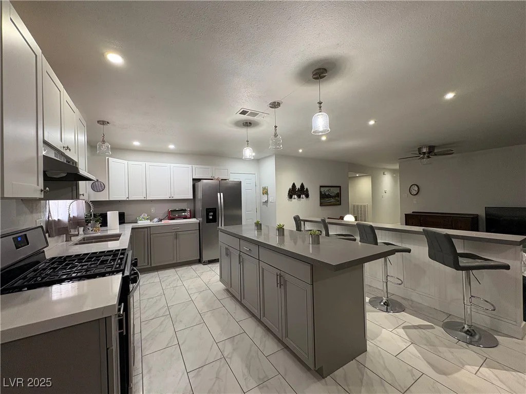 105 Cimarron, Las Vegas, NV 89145