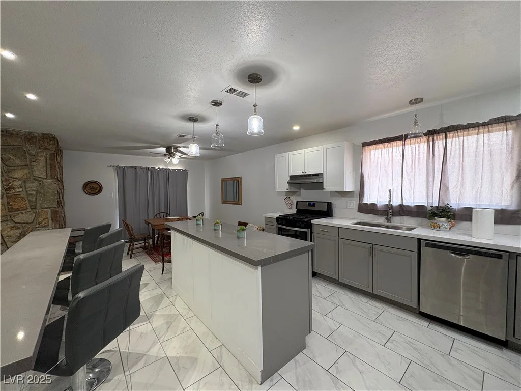 105 Cimarron, Las Vegas, NV 89145