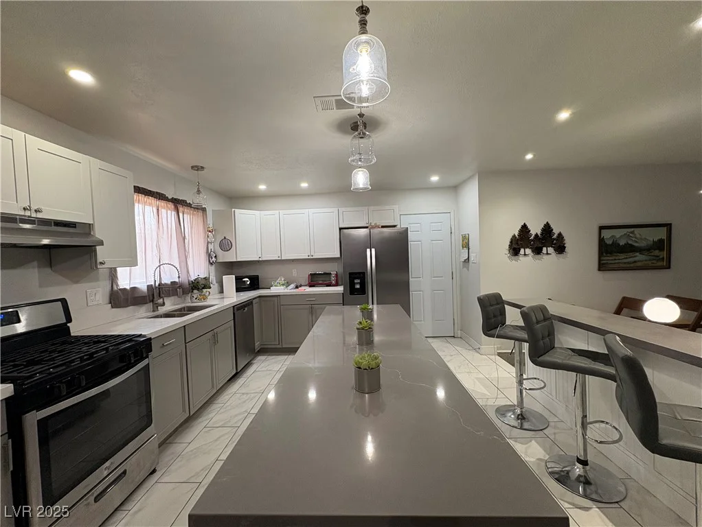 105 Cimarron, Las Vegas, NV 89145