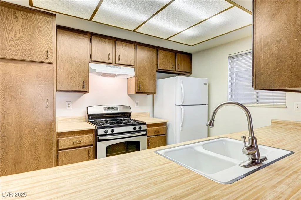 2513 Calico, Las Vegas, NV 89108