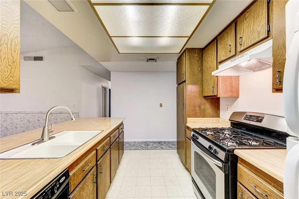 2513 Calico, Las Vegas, NV 89108