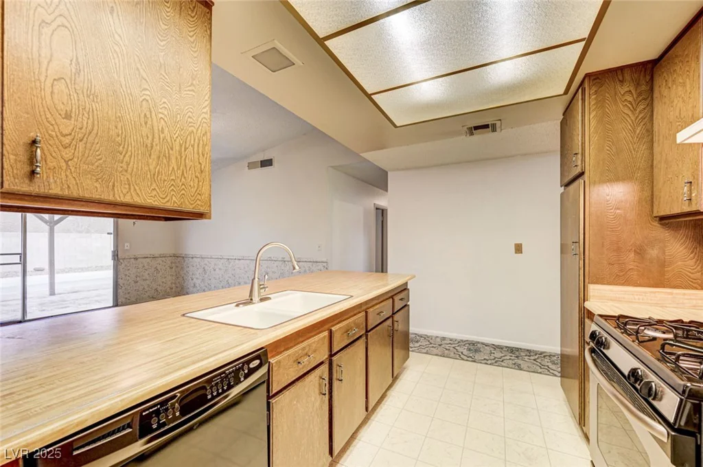 2513 Calico, Las Vegas, NV 89108