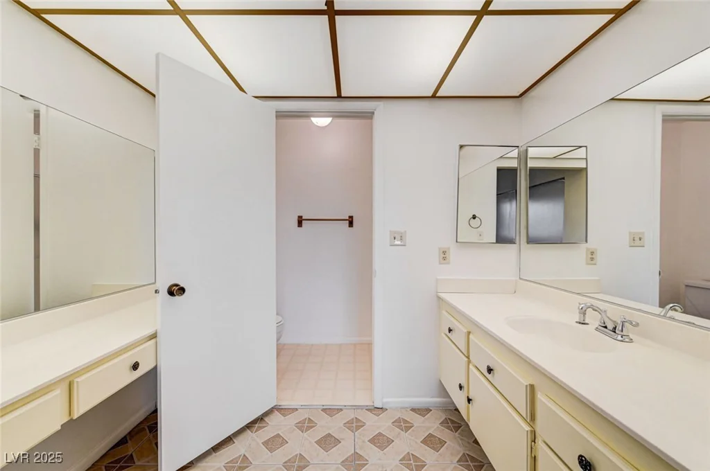 2513 Calico, Las Vegas, NV 89108